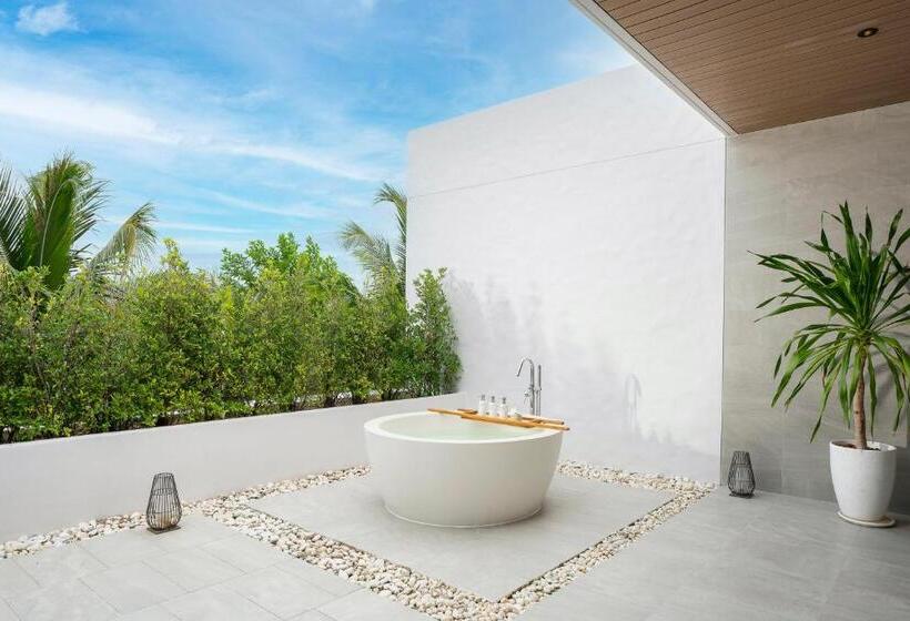 Люкс, Melia Phuket Mai Khao