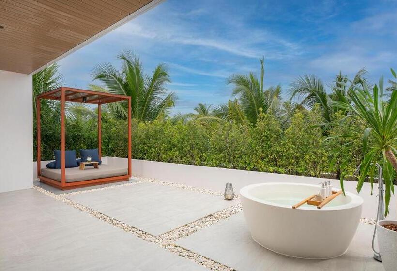 Люкс, Melia Phuket Mai Khao