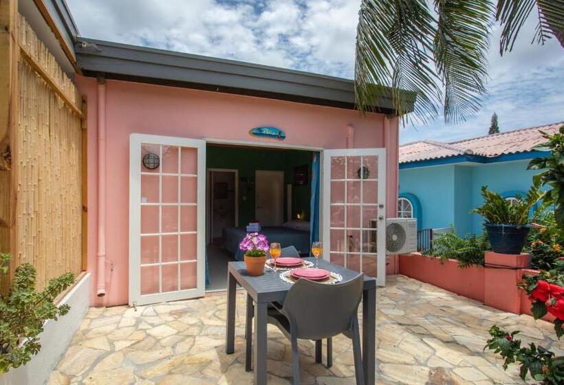 اتاق استاندارد با چشمانداز استخر, Happy Curoase