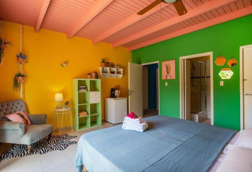 اتاق استاندارد با چشمانداز استخر, Happy Curoase