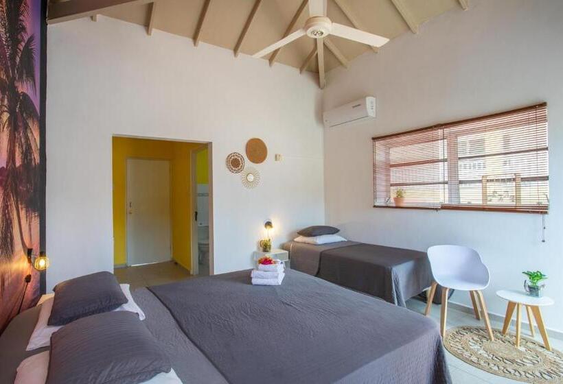 Standard Triple Room with Terrace, Happy Curoase