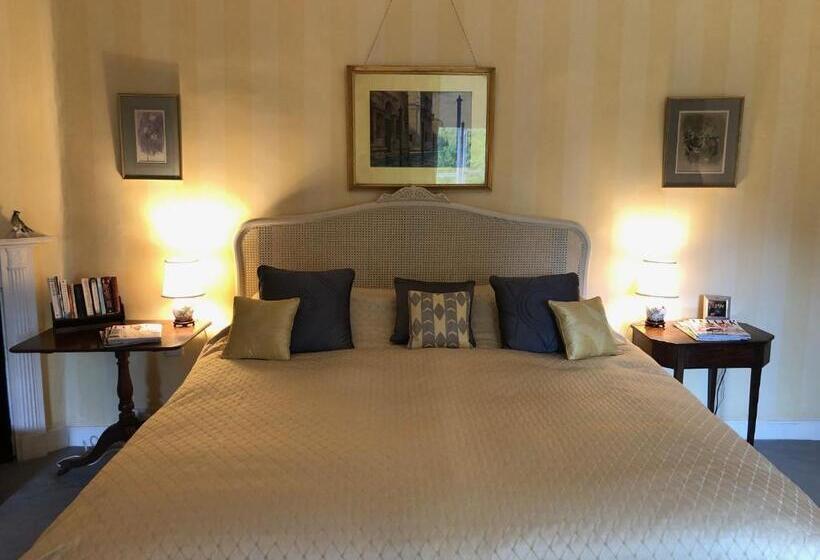 Номер Deluxe Вид на Сад, Marston Hall