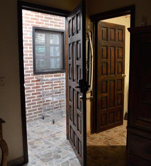 استودیوی استاندارد, Vista Del Sol Apartments