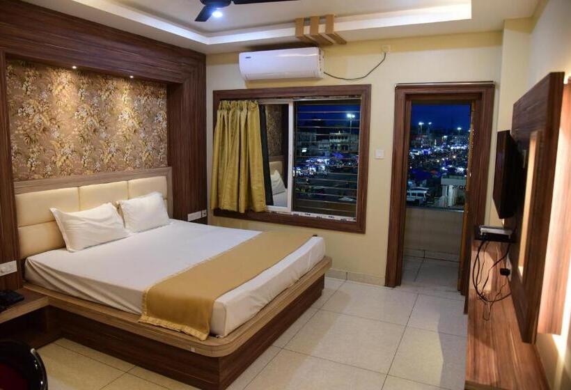 اتاق سوپریور, Guru Estate