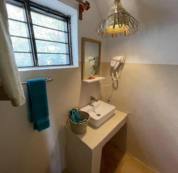 بنجلو قياسى, Hebe Bungalows Lodge