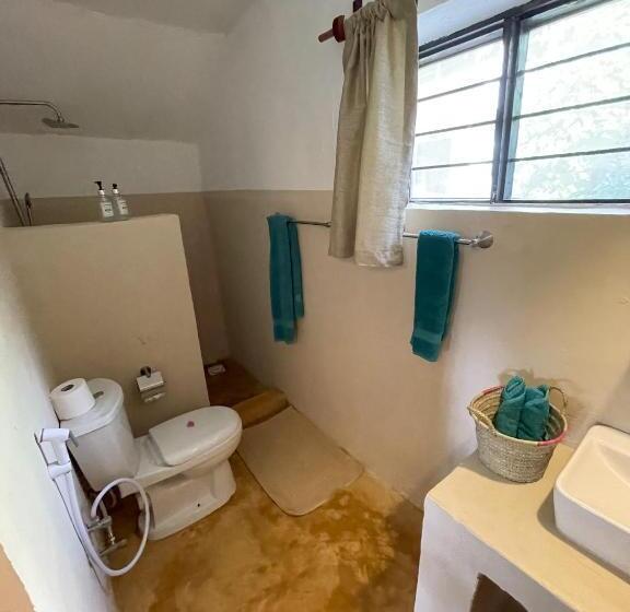 بنجلو قياسى, Hebe Bungalows Lodge