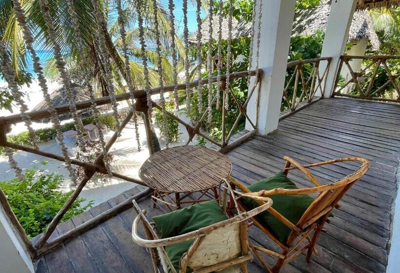 غرفة ديلوكس مطلّة علي البحر مزوَّدة بشُرفة, Hebe Bungalows Lodge