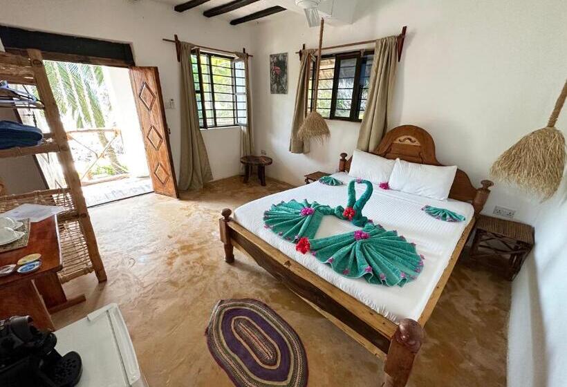 غرفة ديلوكس مطلّة علي البحر مزوَّدة بشُرفة, Hebe Bungalows Lodge
