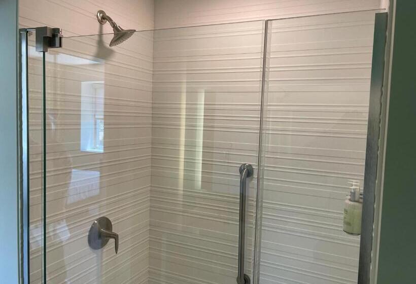 غرفة قياسية سرير كينج لذوى الإحتياجات الخاصة, The Orbit Hotel, Trademark Collection By Wyndham