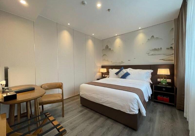 غرفة قياسية سرير كينج لذوى الإحتياجات الخاصة, The Orbit Hotel, Trademark Collection By Wyndham