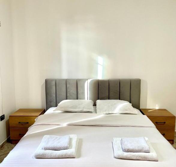 غرفة قياسية رباعية حمام مشترك, Me & You Hostel