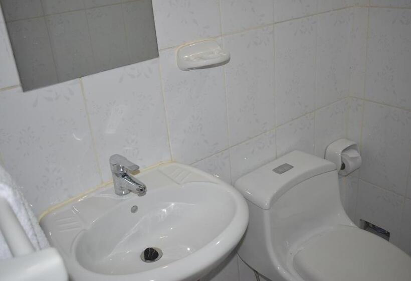 트리플 클래식 룸, Sumaq Puno