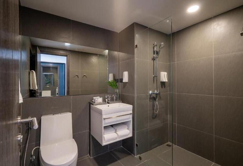 수피리어 룸, Travelodge Phuket Town