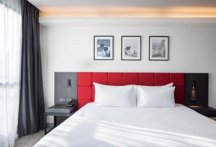 디럭스 룸, Travelodge Phuket Town