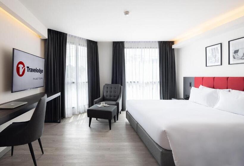 디럭스 룸, Travelodge Phuket Town