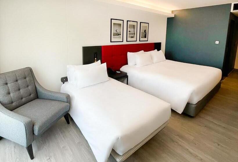 패밀리 룸, Travelodge Phuket Town