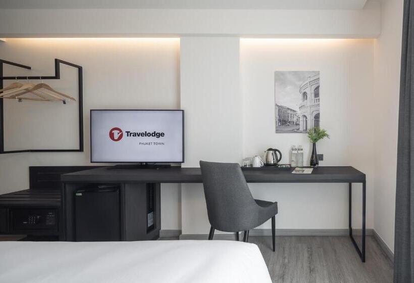 스탠다드 룸 킹사이즈 침대, Travelodge Phuket Town