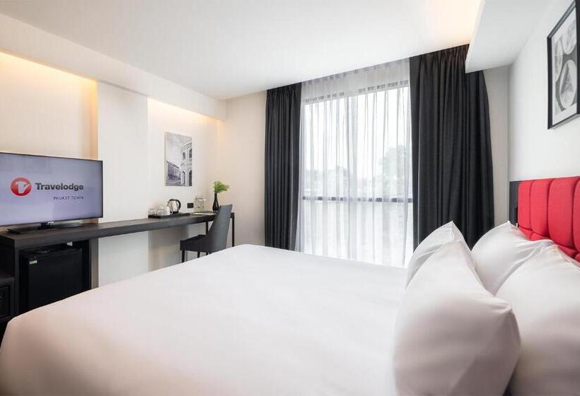 스탠다드 룸 킹사이즈 침대, Travelodge Phuket Town