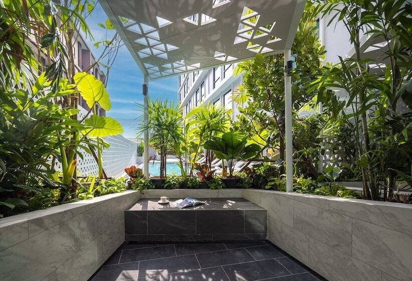 스탠다드 테라스 룸, Travelodge Phuket Town