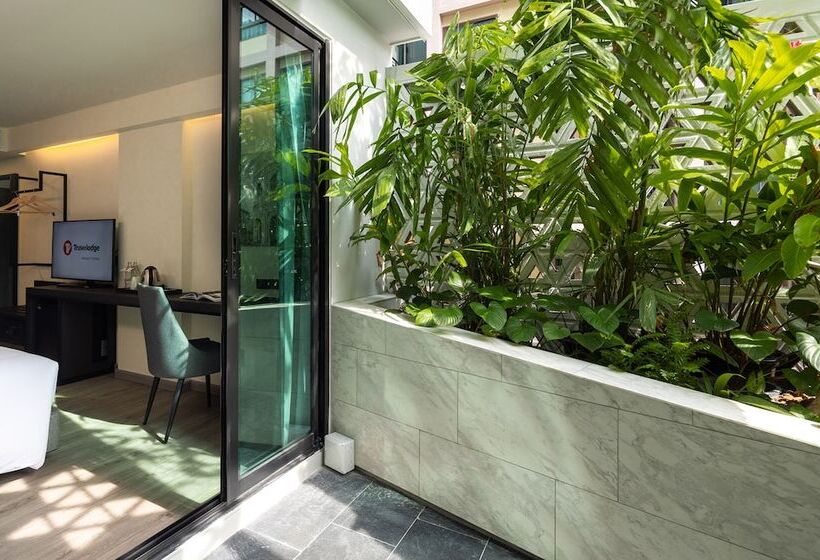 스탠다드 테라스 룸, Travelodge Phuket Town