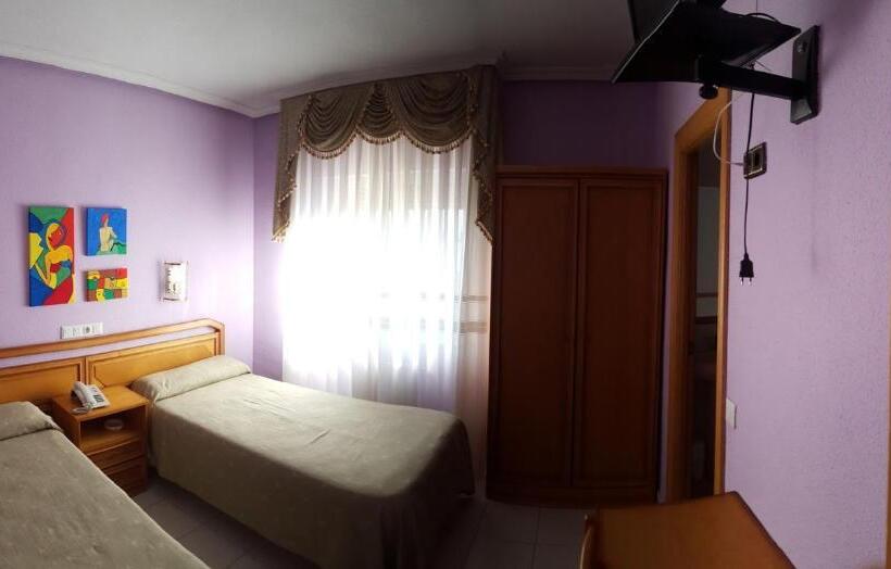 Номер Стандарт, Hostal Restaurante Carolina