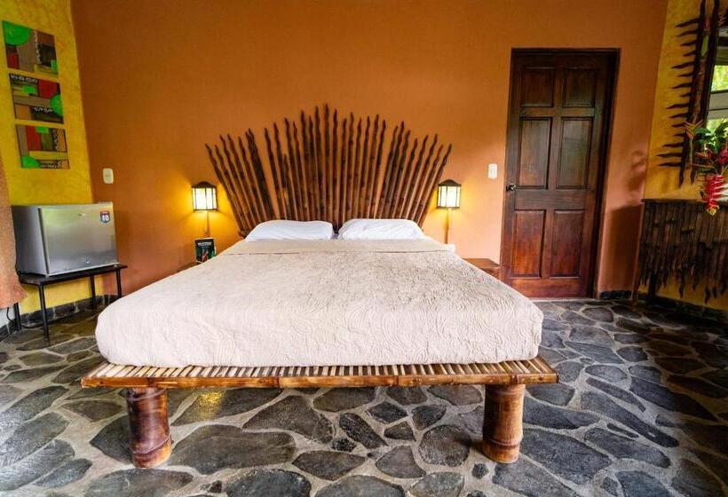 غرفة قياسية, Heliconia Island