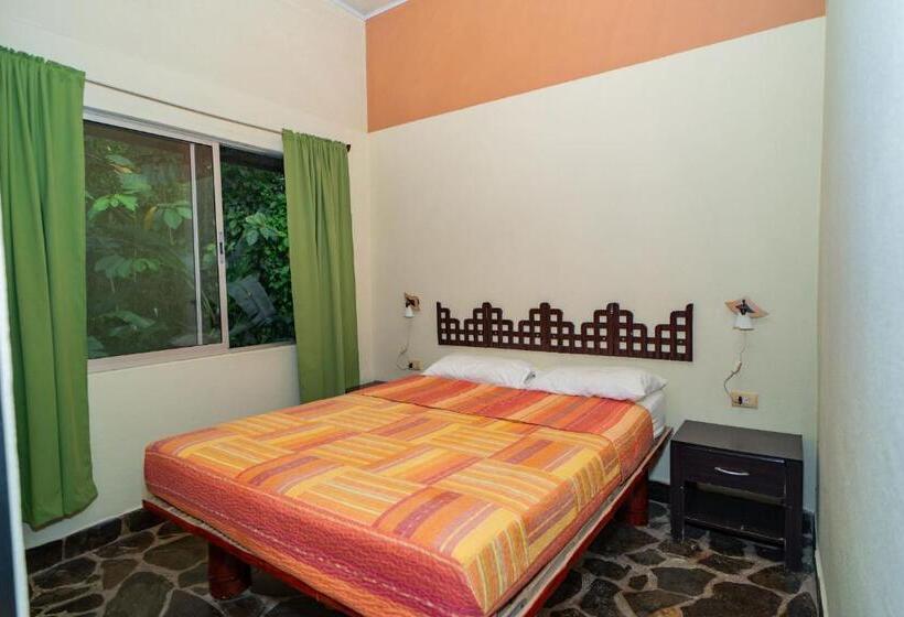 غرفة عائلية, Heliconia Island