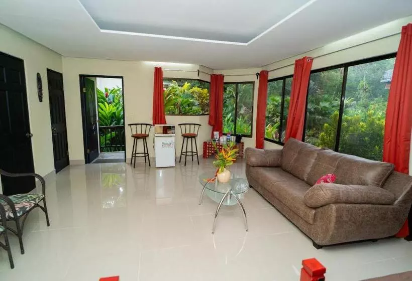 Perhehuone, Heliconia Island
