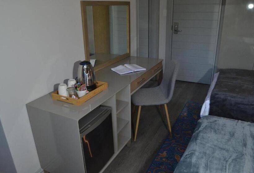 חדר סטנדרט נוף לבריכה, Golf Course Boutique Guesthouse