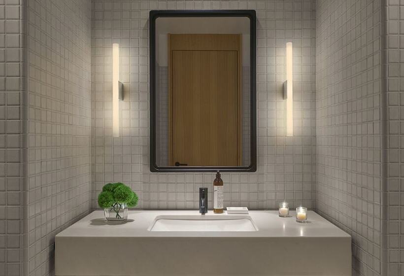 اتاق استاندارد با تخت دوبل و چشمانداز, The Reykjavik Edition