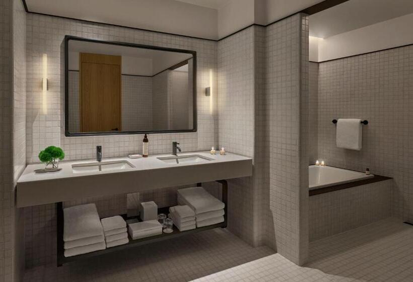 Deluxe Suite King Bed, The Reykjavik Edition