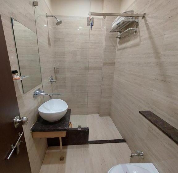 디럭스 룸, Vrinda