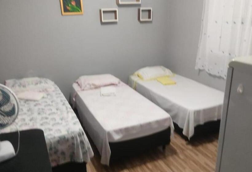 غرفة قياسية ثلاثية, Hospedagem Santo Agostinho