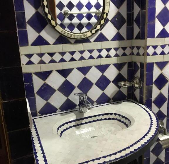 اتاق سوپریور سه تخته, Riad Le Petit Ksar