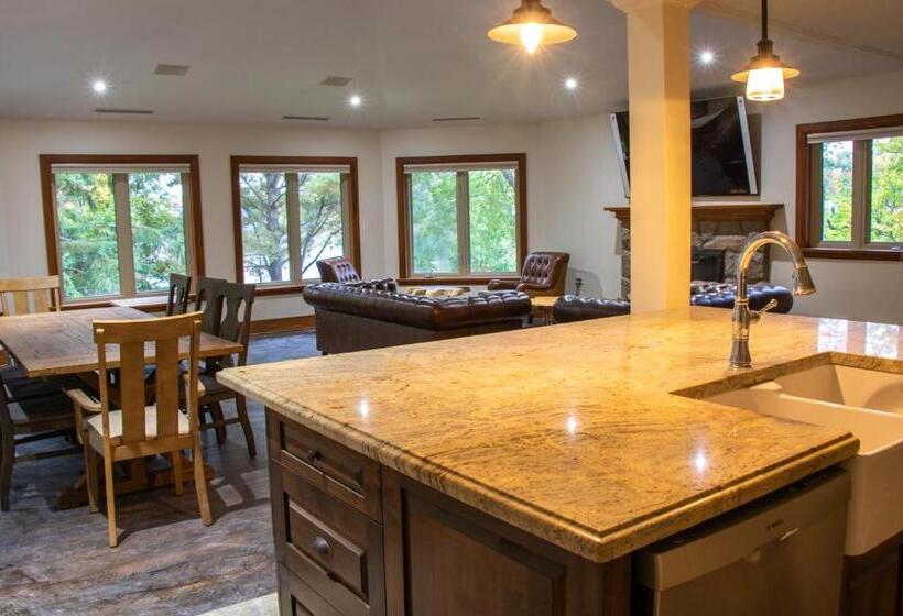 جناح إدارى, Fairy Bay Lakehouse