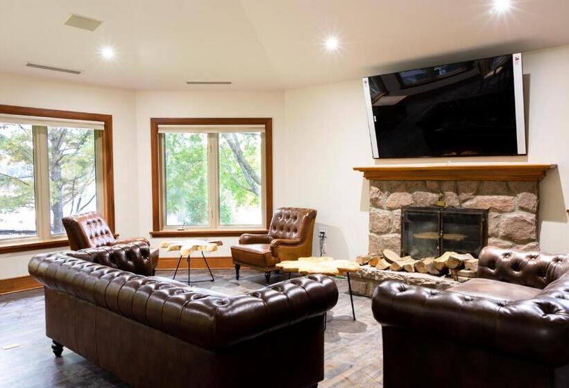 جناح إدارى, Fairy Bay Lakehouse