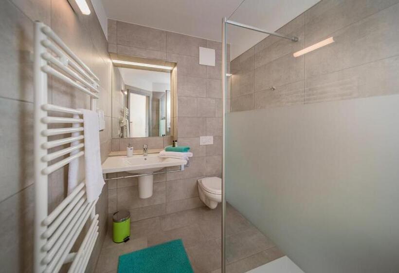 バルコニー付き１ベッドルームアパートメント, Elly Hostel