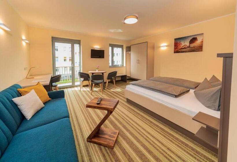 バルコニー付き１ベッドルームアパートメント, Elly Hostel