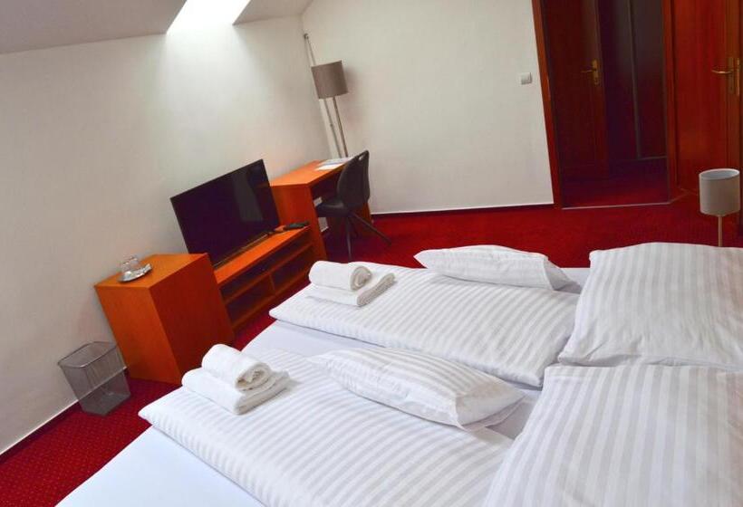 Номер Стандарт, Evan U Hoffera