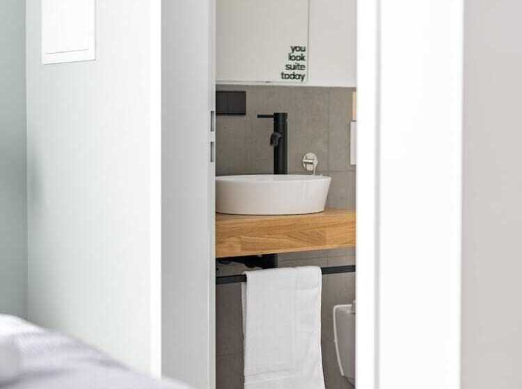 جناح, Limehome Augsburg Annastraße