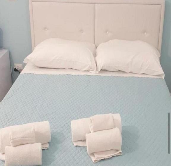 اتاق لوکس سه تخته, Riviera Albachiara Anzio B&b