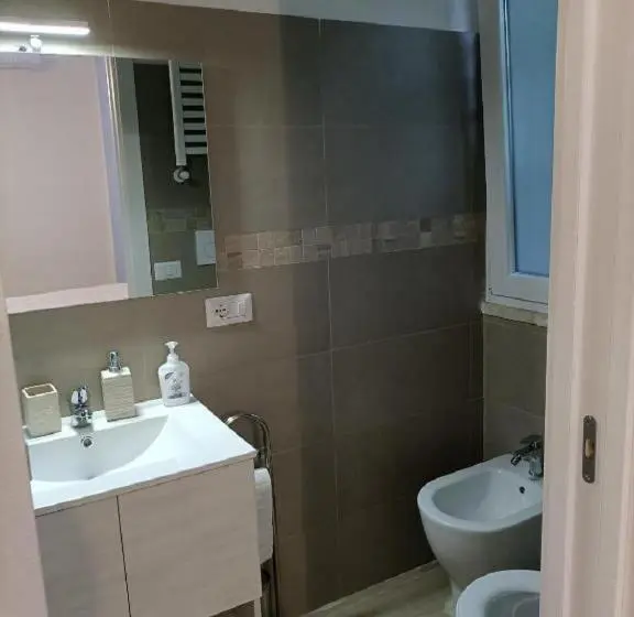 اتاق لوکس چهار تخته, Riviera Albachiara Anzio B&b