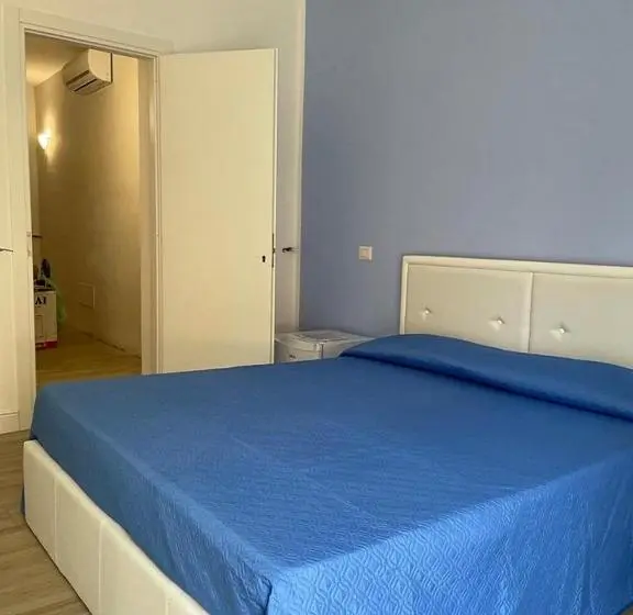اتاق لوکس چهار تخته, Riviera Albachiara Anzio B&b