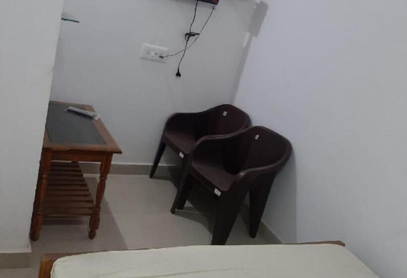 Номер Economy, Staymaker Hotel Raj Ganga