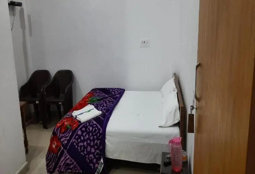 エコノミールーム, Staymaker Hotel Raj Ganga