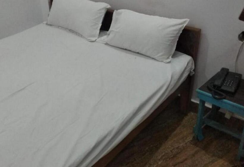 Номер Economy, Staymaker Hotel Raj Ganga