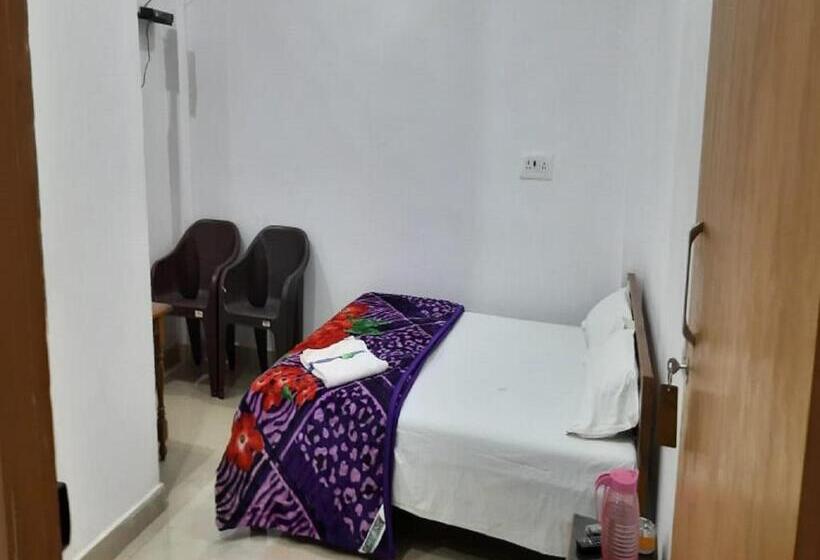 Номер Economy, Staymaker Hotel Raj Ganga