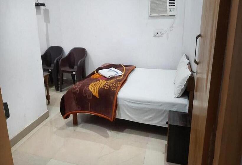 Номер Стандарт, Staymaker Hotel Raj Ganga