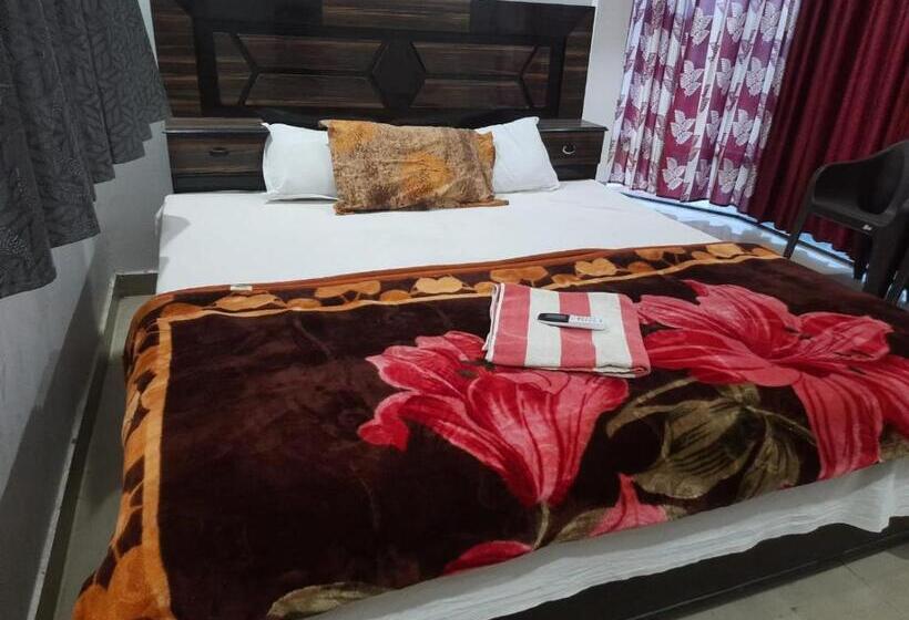 Люкс, Staymaker Hotel Raj Ganga
