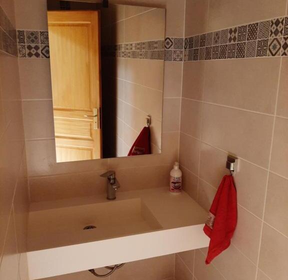 اتاق خانوادگی, Gite Auberge Edelweiss